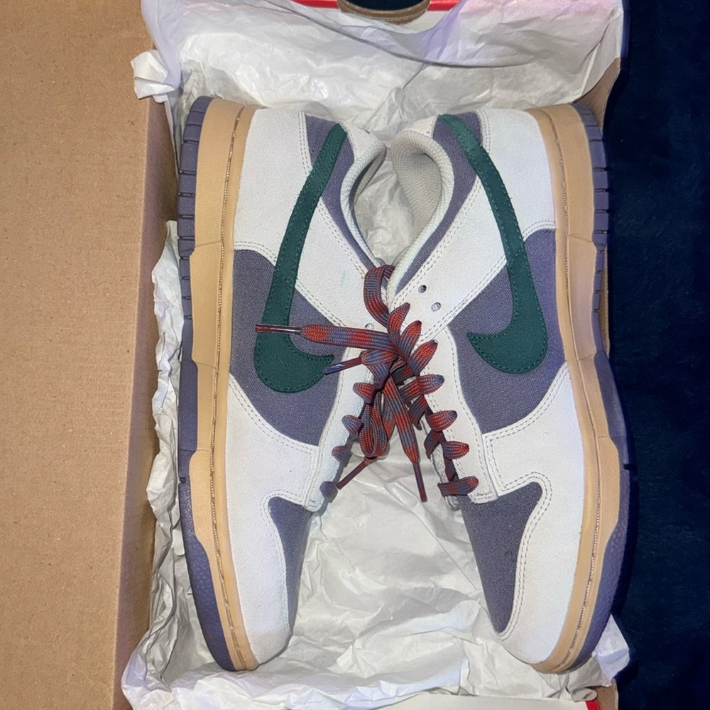 Women’s Nike Dunks Size 8 in women’s